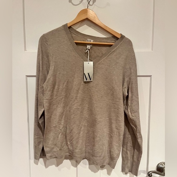 Worthington Sweaters - Women's V-Neck Sweater - Beige worthington nwt large